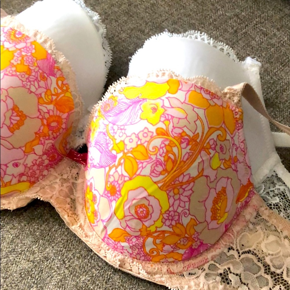 2 Victoria’s Secret Dream Angels Lined Demi 34D